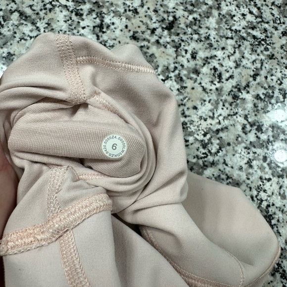 Lululemon Align HR crop “25” - Picture 6 of 13